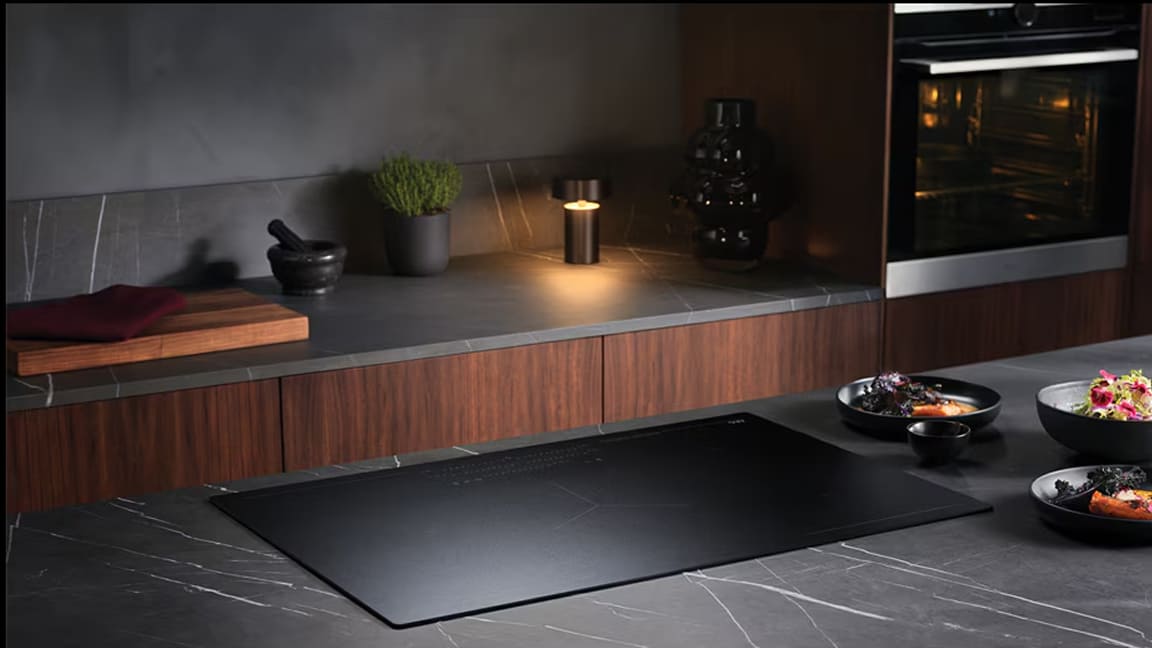 BẾP TỪ AEG mặt kính đen mờ nhám